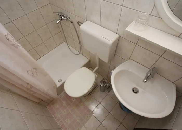 Apartment By The Sea - 15840